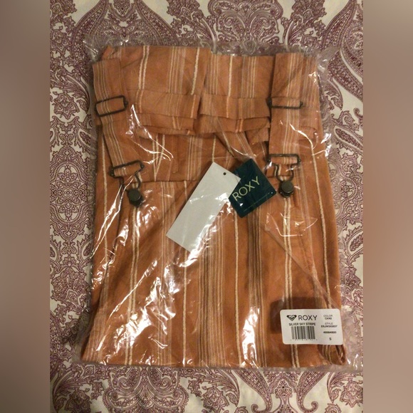 NWT Roxy Silver Sky Woven Romper - Picture 7 of 11